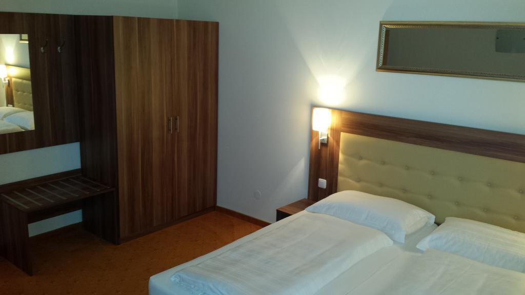 Stiftshotel Garsten Steyr Room photo